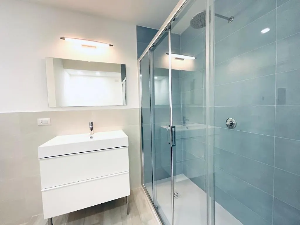 Milan New Apartments In Central 0*,  Италия